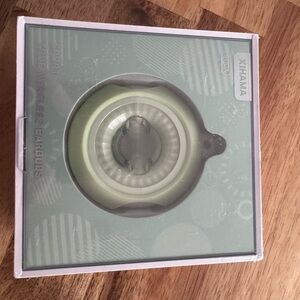 Wireless Earbuds in Green